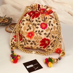 💥NEW💥 Boho Embroidered Drawstring Clutch Bag